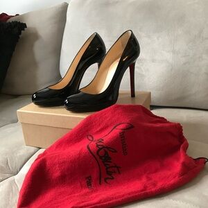 CHRISTIAN LOUBOUTIN


PRE-OWNED | Neofilo 120 Patent Leather Heels | Size 39.5